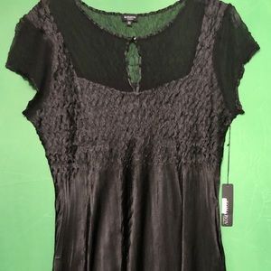 Beautiful Satin Plus Size 2X dress.